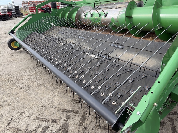 Used 2014 John Deere S680 Combines at Horizon Ag & Turf in Edmonton West, AB - Photo6