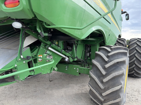 Used 2014 John Deere S680 Combines at Horizon Ag & Turf in Edmonton West, AB - Photo7