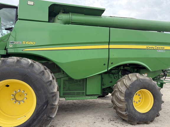 Used 2014 John Deere S680 Combines at Horizon Ag & Turf in Edmonton West, AB - Photo10