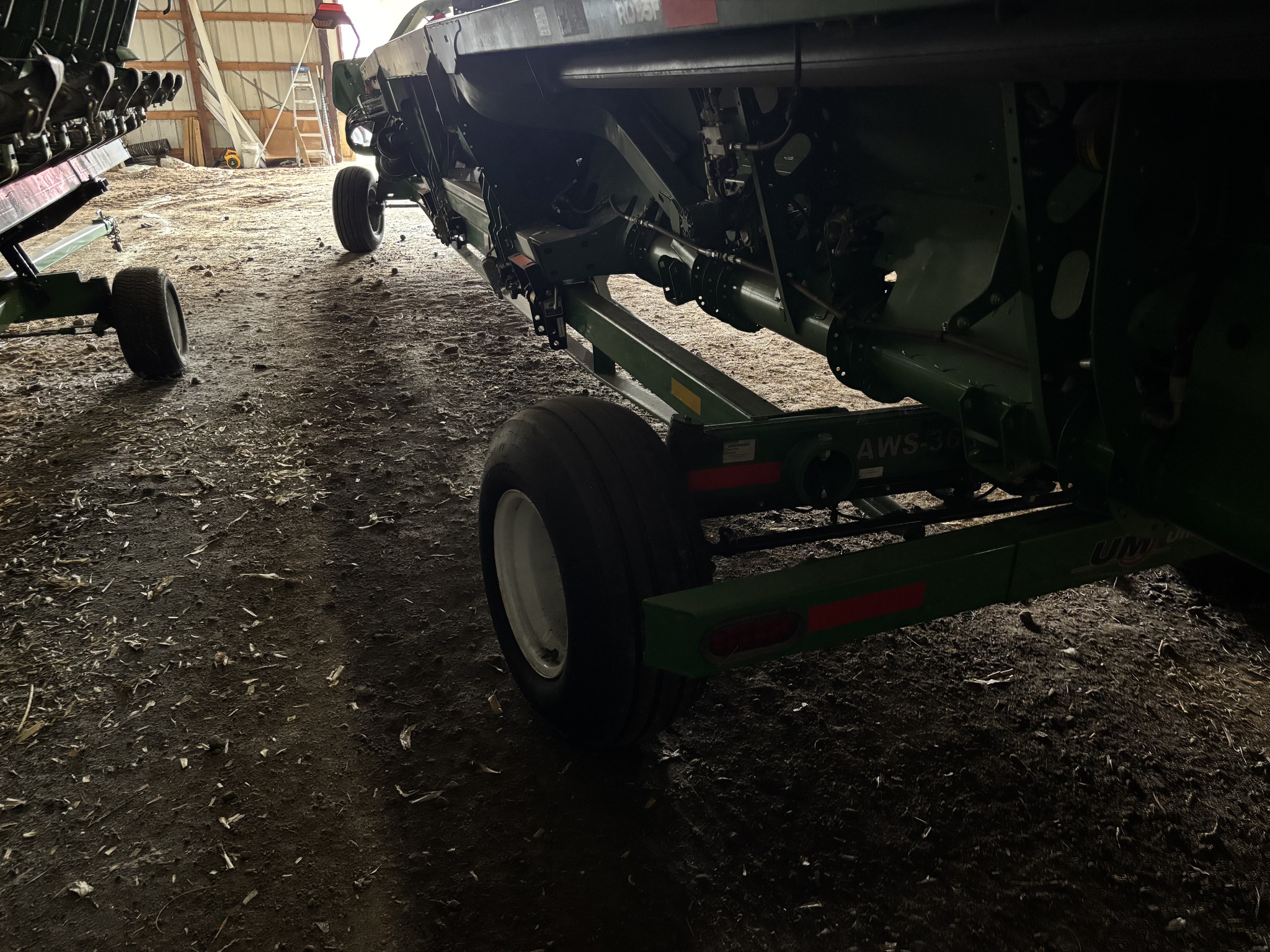 Used 2018 Unverferth AWS-36 Header carts at Koenig Equipment in Oxford, OH - PhotoXL4