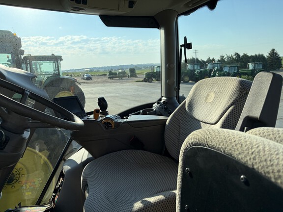 2016 John Deere 6130R (5th thumbnail)