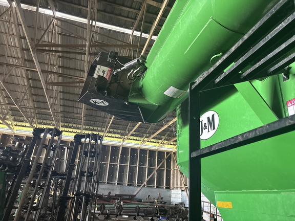 Used 2013 J&M 875-18 Grain Carts at Koenig Equipment in Oxford, OH - Photo4