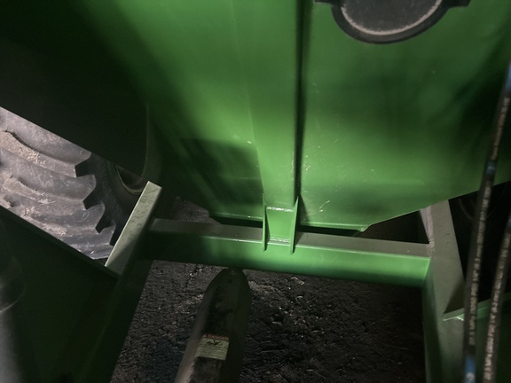 Used 2013 J&M 875-18 Grain Carts at Koenig Equipment in Oxford, OH - Photo5
