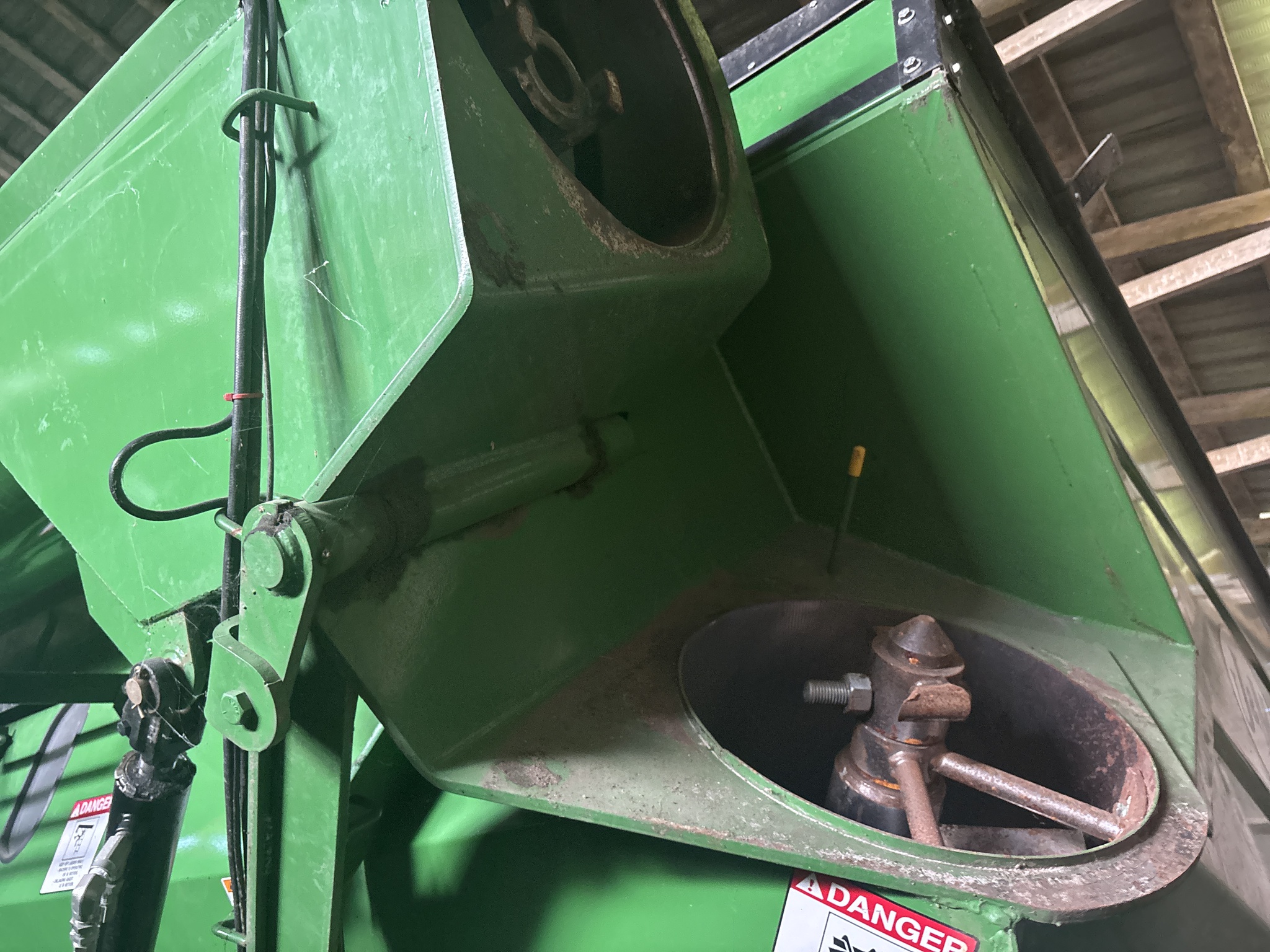 Used 2013 J&M 875-18 Grain Carts at Koenig Equipment in Oxford, OH - PhotoXL7