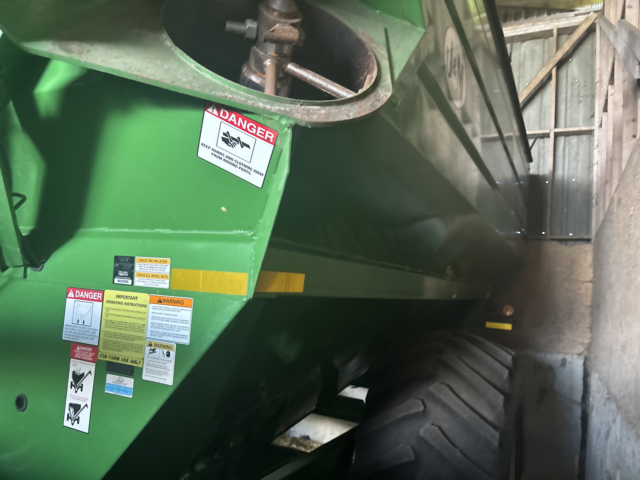 Used 2013 J&M 875-18 Grain Carts at Koenig Equipment in Oxford, OH - PhotoXL8