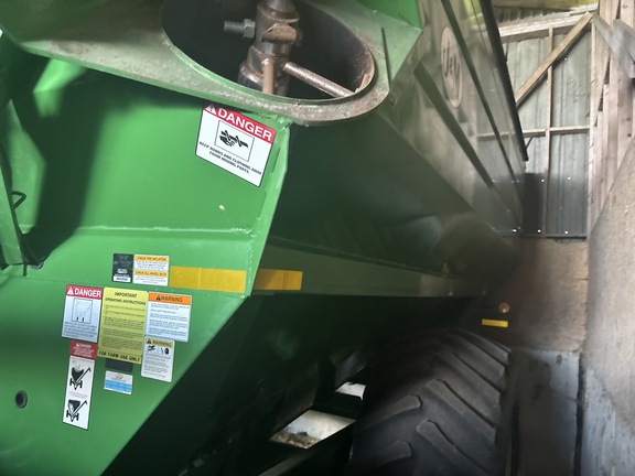 Used 2013 J&M 875-18 Grain Carts at Koenig Equipment in Oxford, OH - Photo8