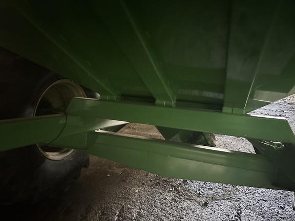 Used 2013 J&M 875-18 Grain Carts at Koenig Equipment in Oxford, OH - Photo11