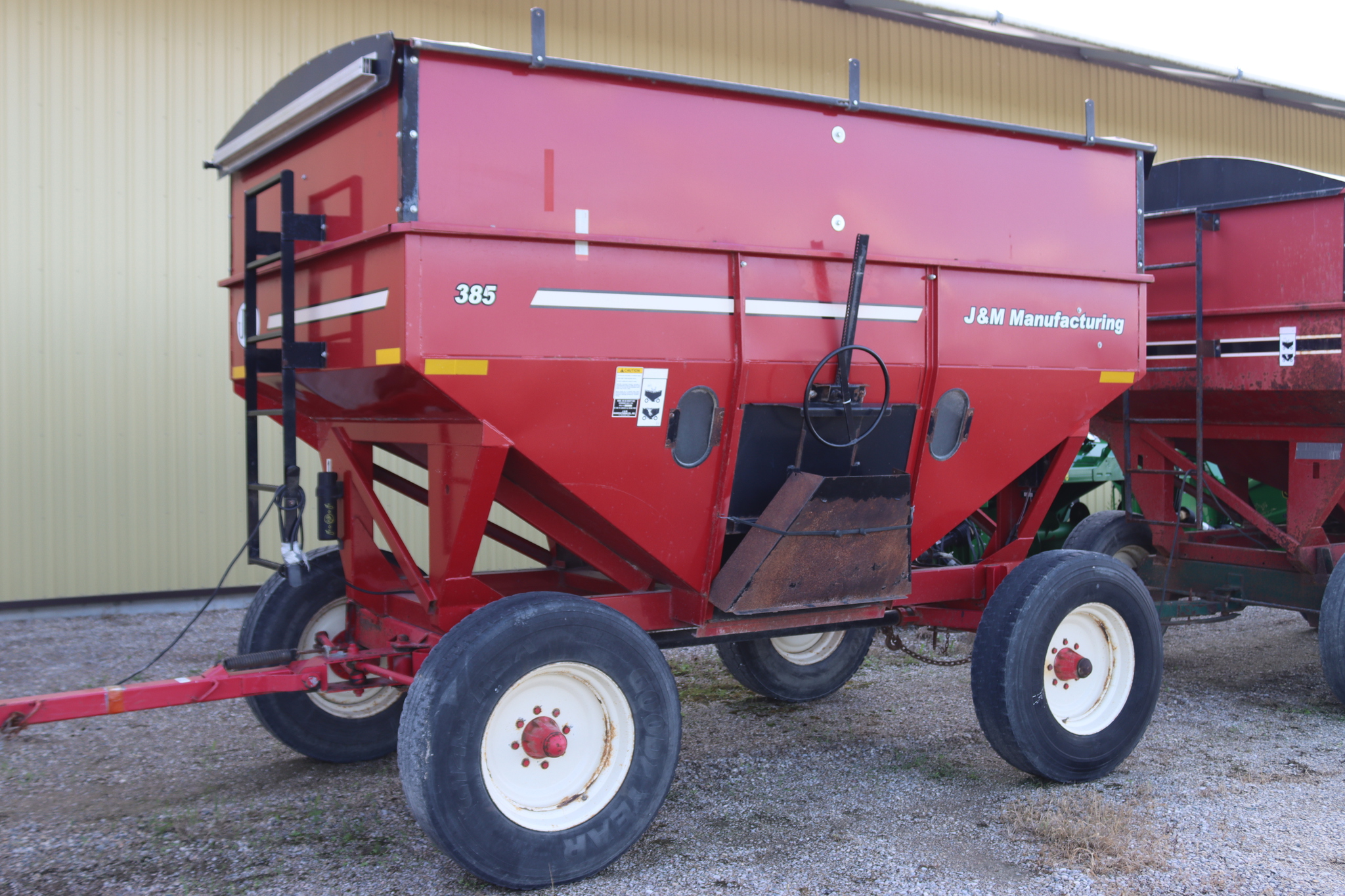 2012 J&M 385 Gravity Wagons and Boxes
