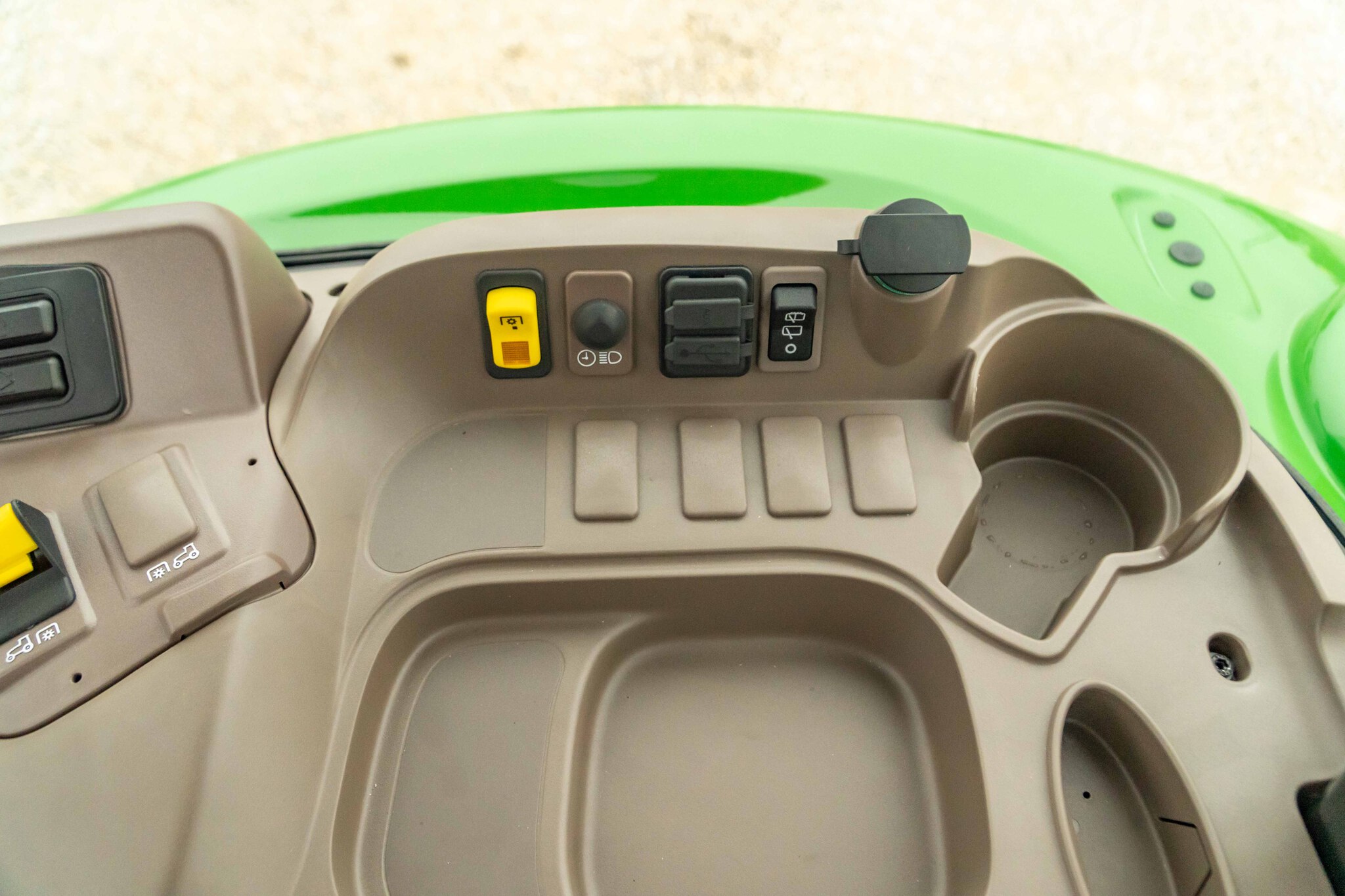 New In-Stock 2026 John Deere 5075E Utility Tractors at Koenig Equipment in Greenville, OH - PhotoXL20
