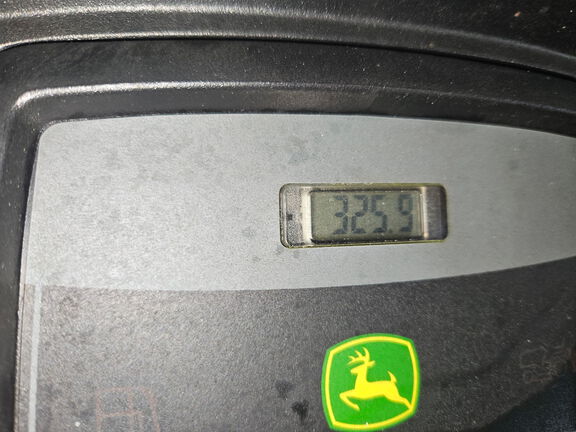 Photo of 2015 John Deere X324