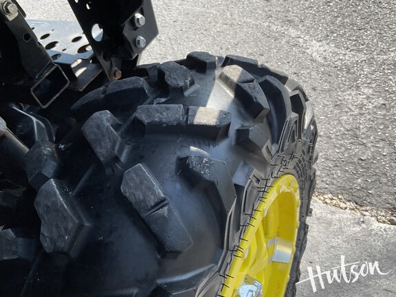 Photo of 2022 John Deere XUV 835M