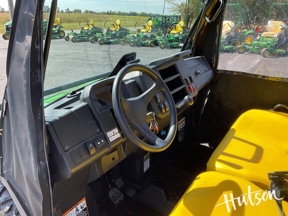 Photo of 2022 John Deere XUV 835M