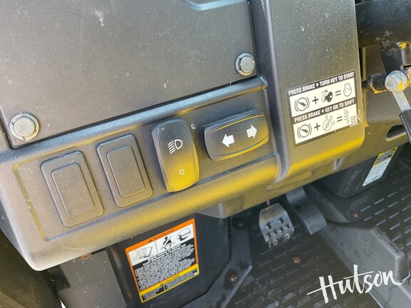 Photo of 2022 John Deere XUV 835M