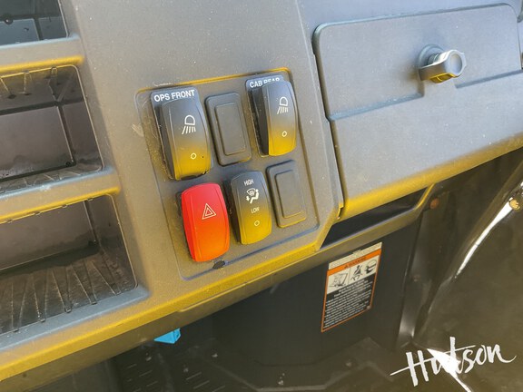 Photo of 2022 John Deere XUV 835M