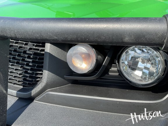 Photo of 2022 John Deere XUV 835M