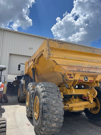 2024 John Deere 410 P