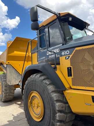 2024 John Deere 410 P