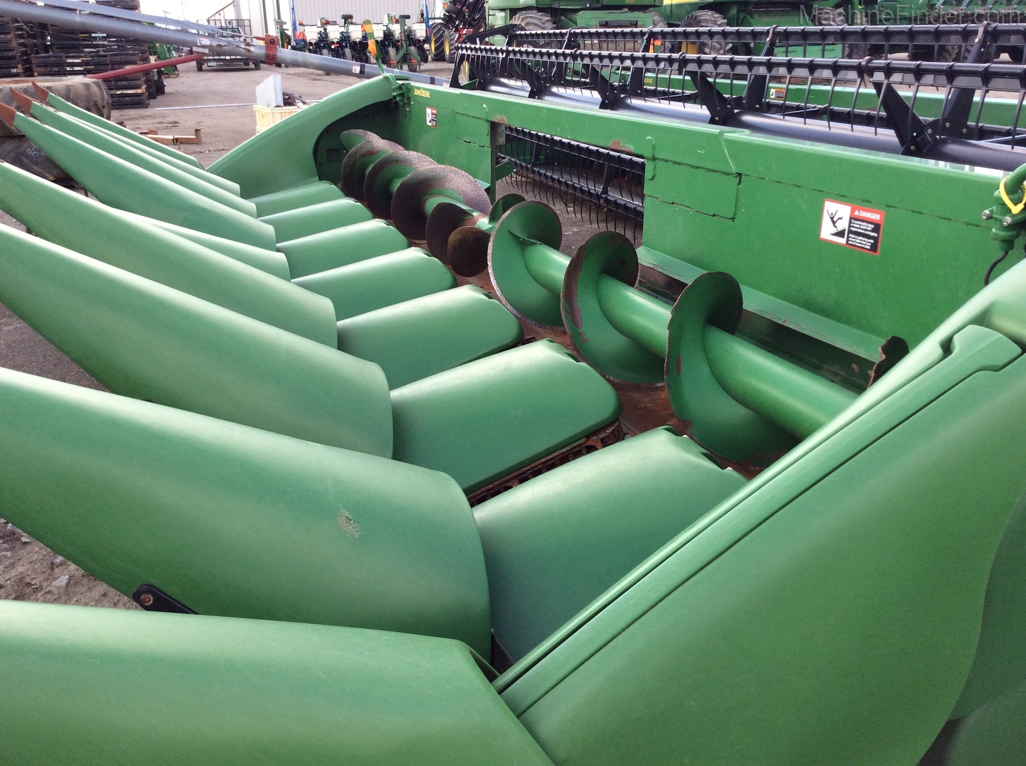 2009 John Deere 608C Image 2