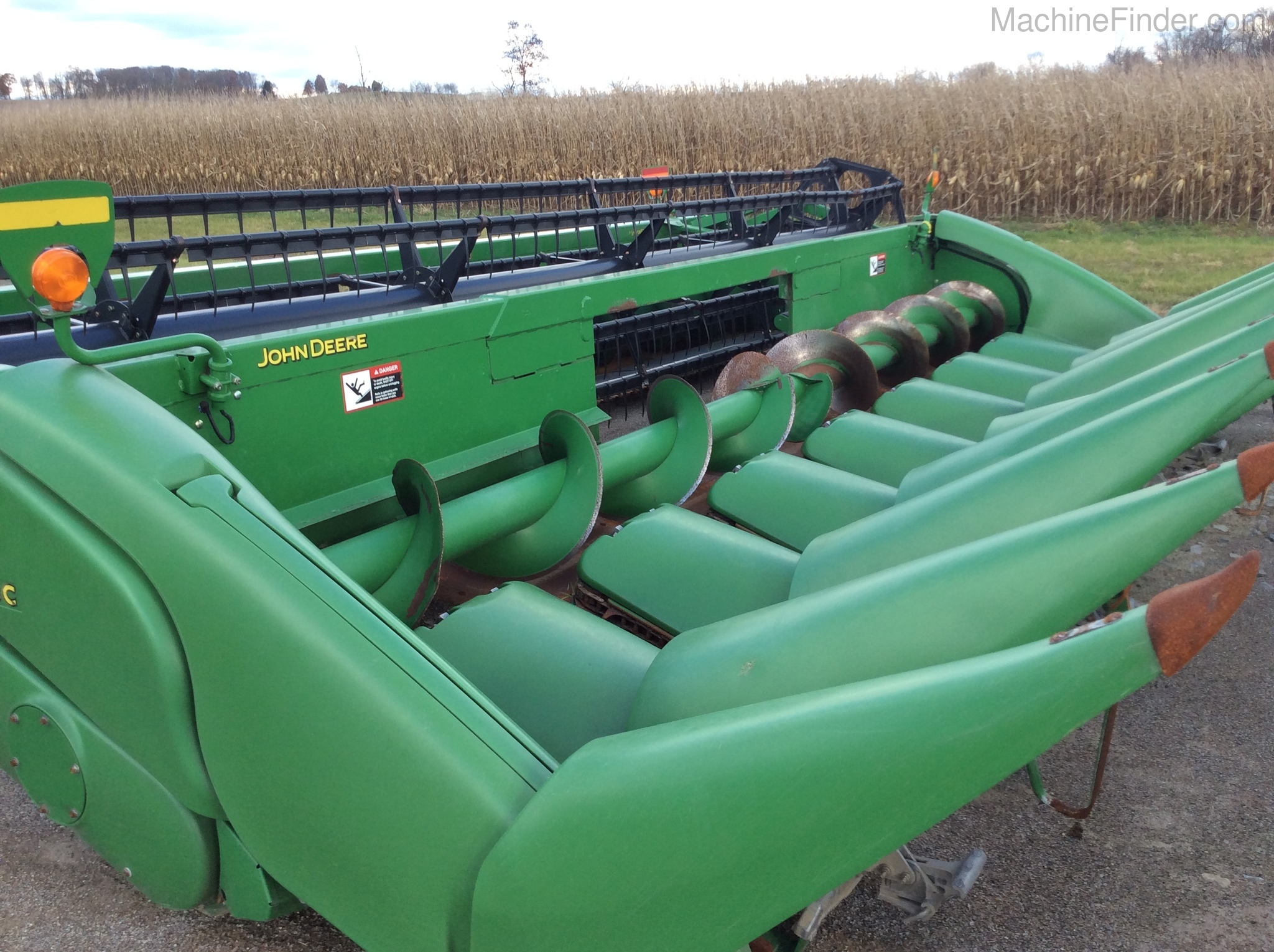 2009 John Deere 608C Image 6