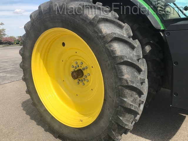2016 John Deere 8270R Image 6