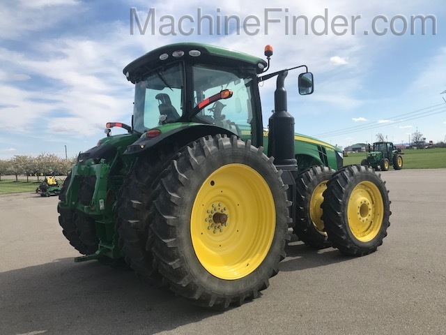 2016 John Deere 8270R Image 4