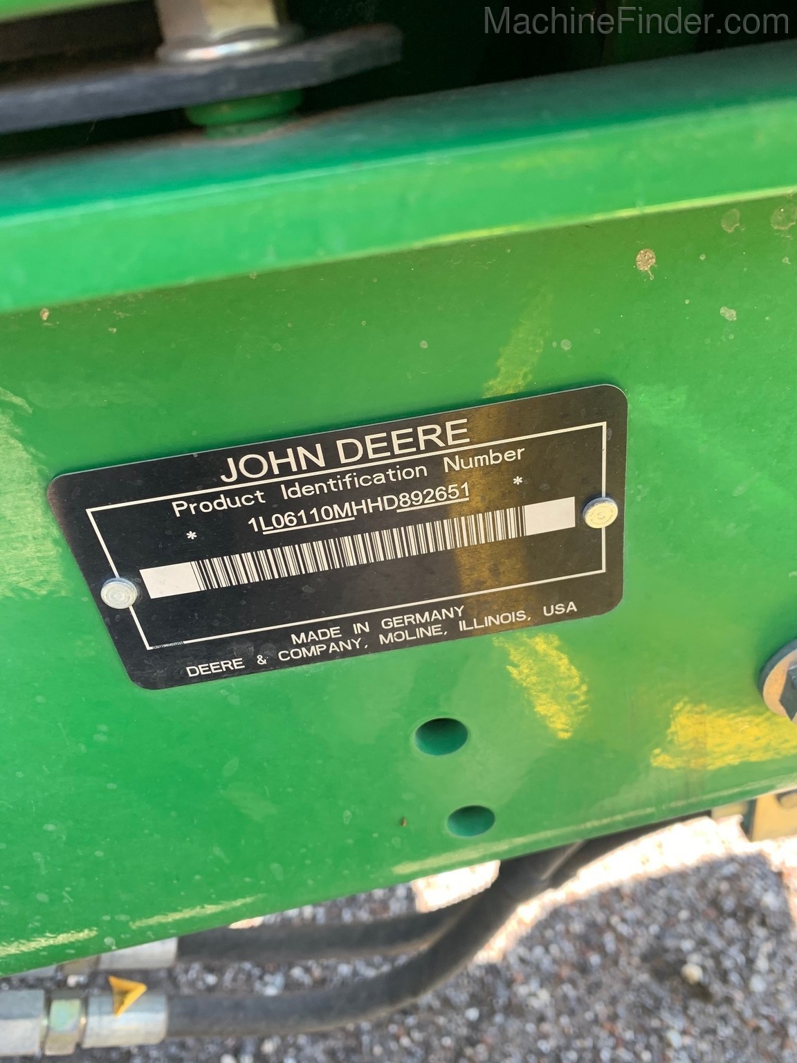 2017 John Deere 6110M Image 6