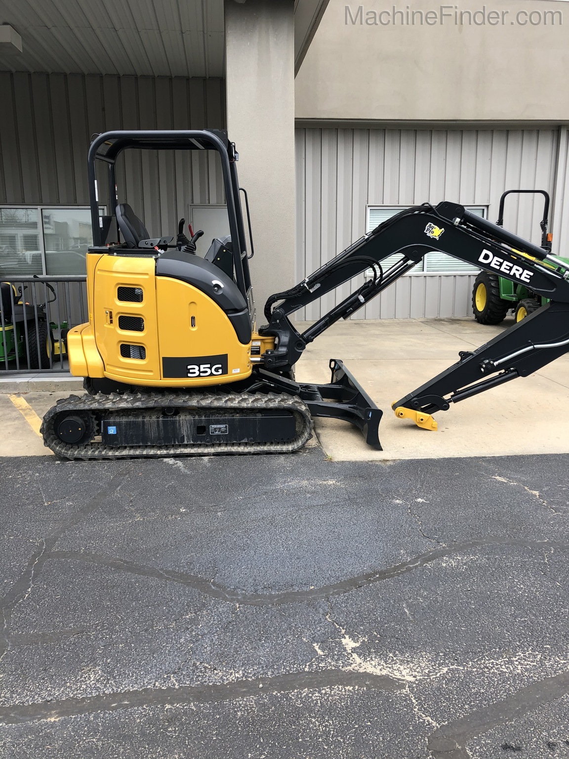 2020 John Deere 35G Image 1