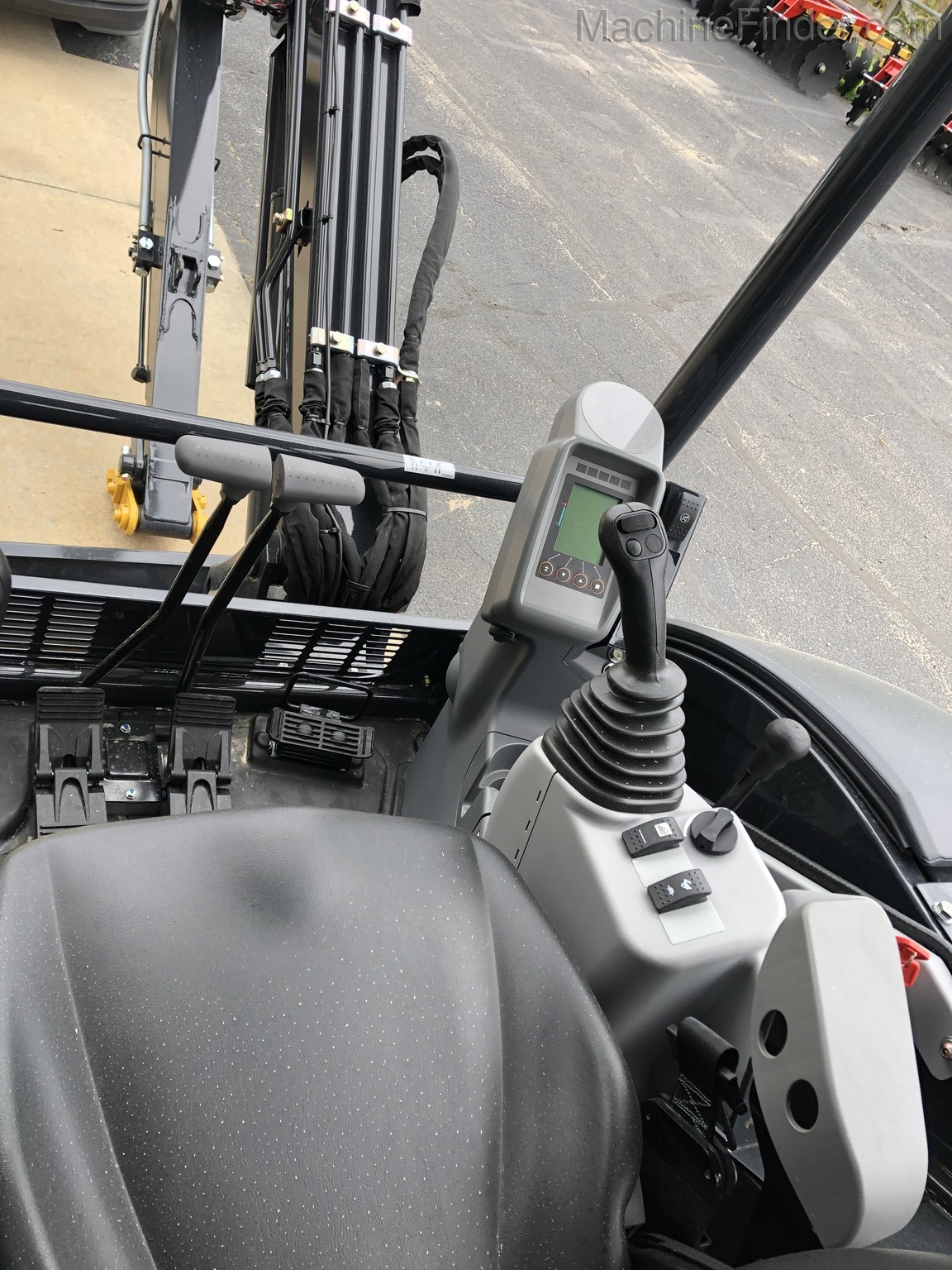 2020 John Deere 35G Image 4