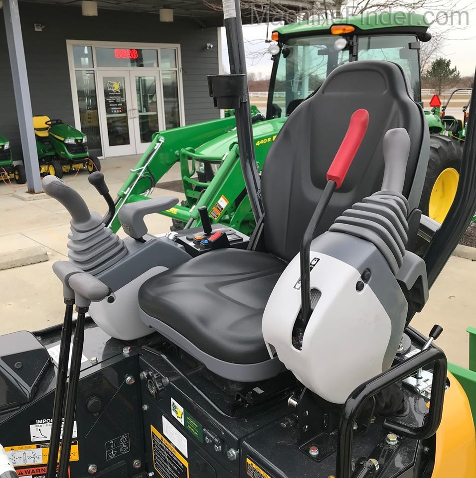 2020 John Deere 17G Image 7