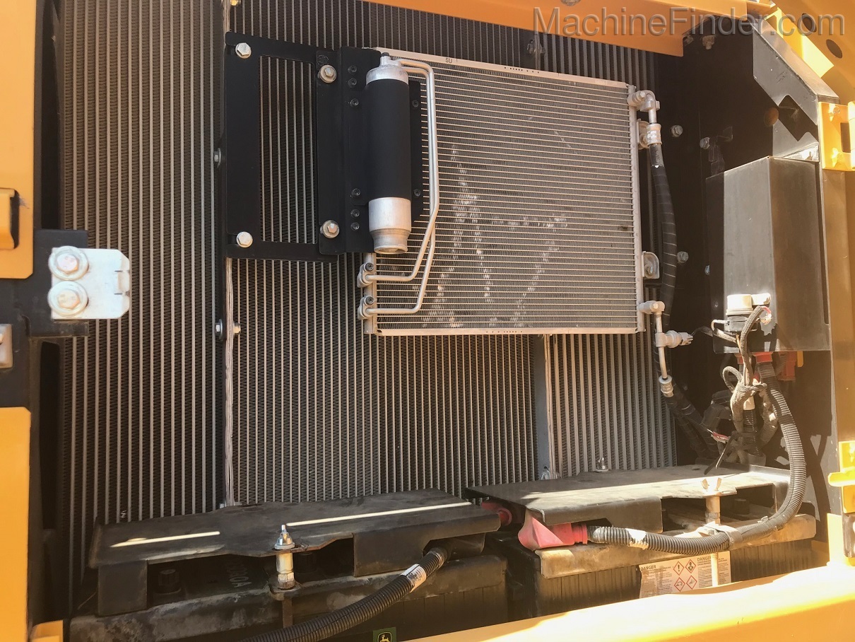 2017 John Deere 350G LC Image 12