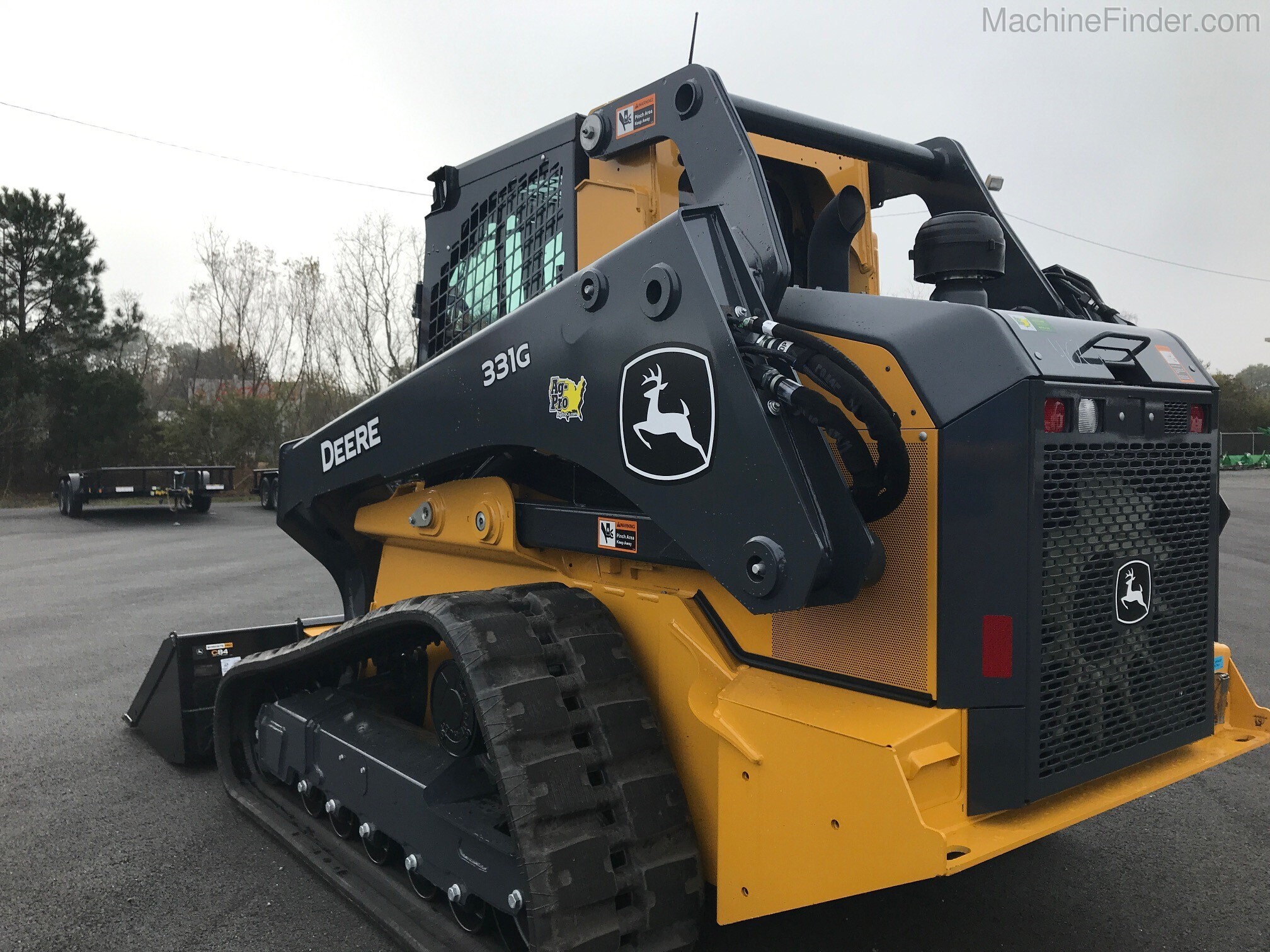 2020 John Deere 331G Image 8