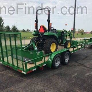2020 John Deere 2032R Image 4