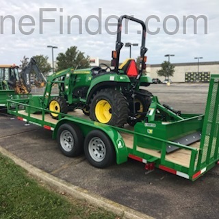 2020 John Deere 2032R Image 3