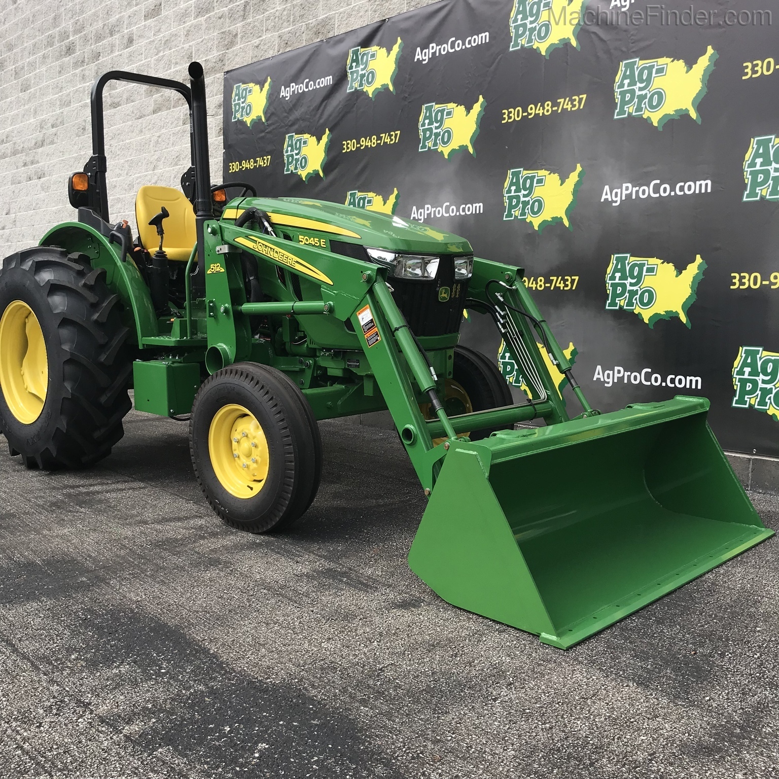 2020 John Deere 5045E Image 5