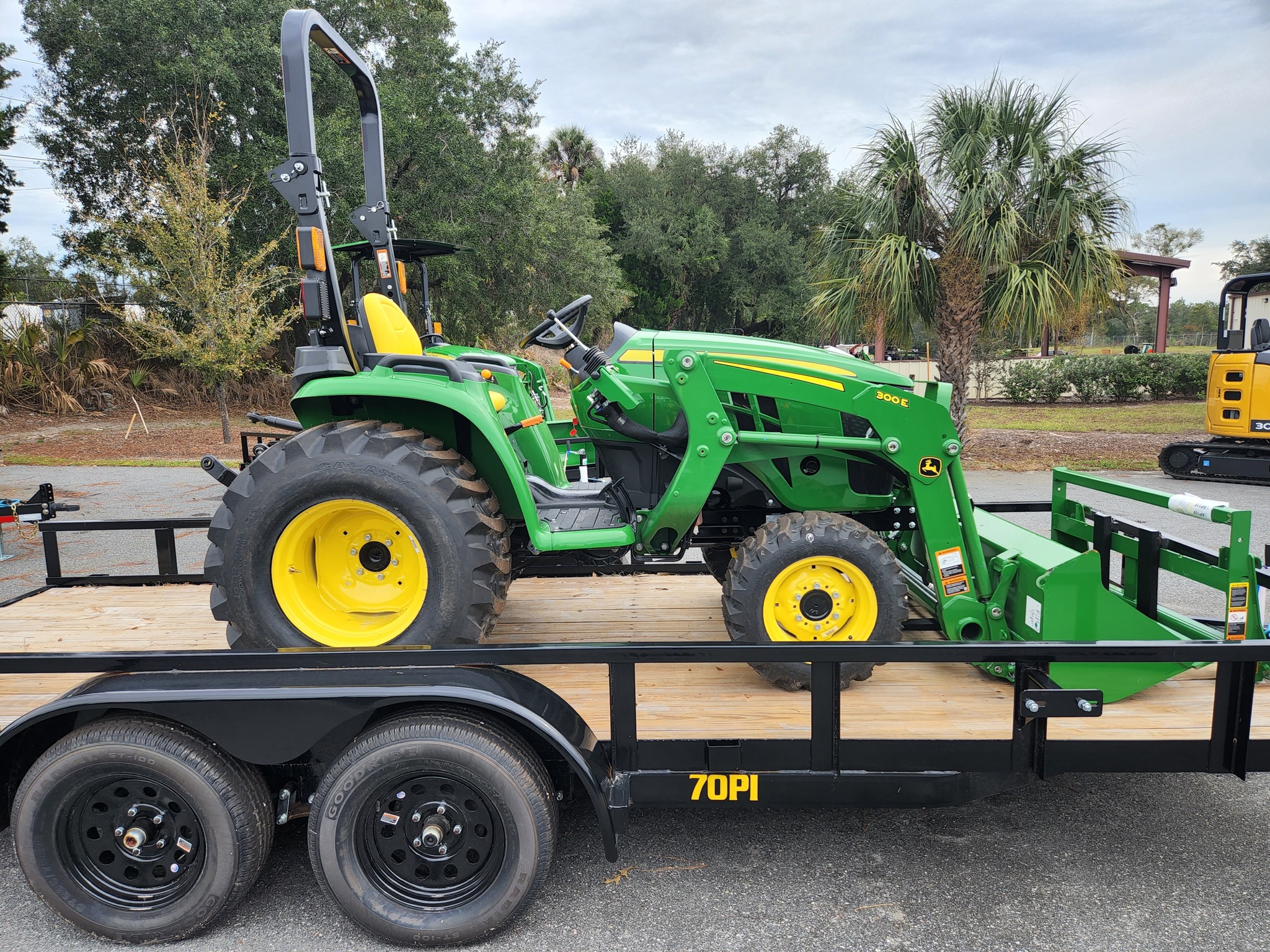 2023 John Deere 3025E Image 3