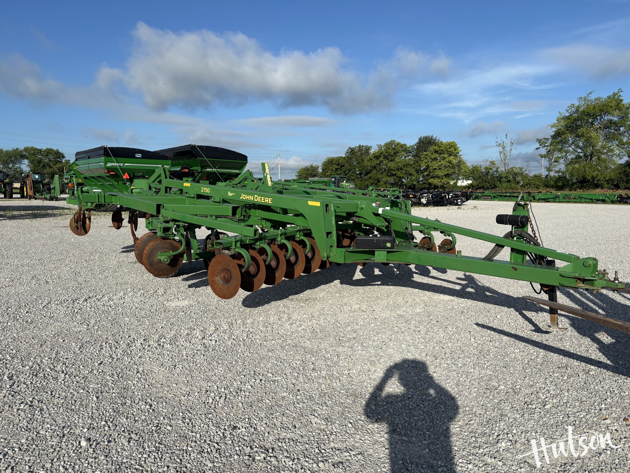 2011 John Deere 2700