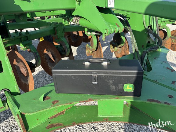 Photo of 2011 John Deere 2700
