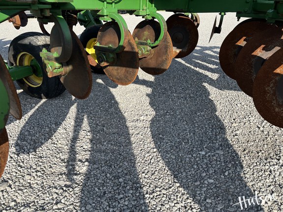 Photo of 2011 John Deere 2700