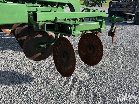 Photo of 2011 John Deere 2700
