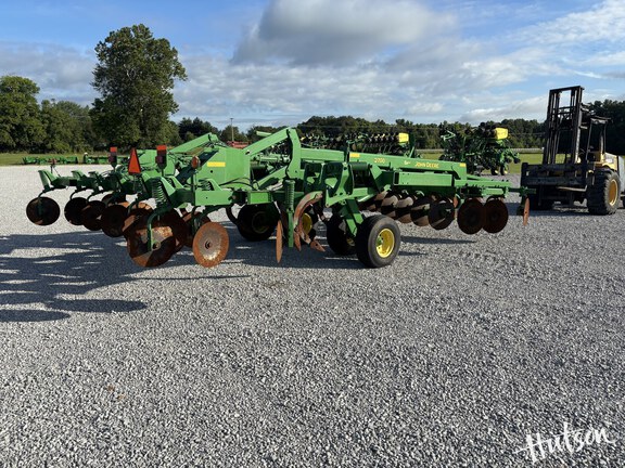 Photo of 2011 John Deere 2700