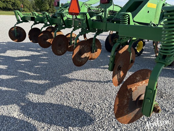 Photo of 2011 John Deere 2700
