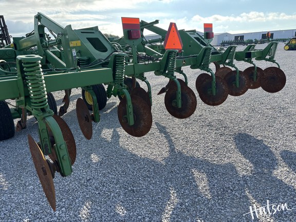 Photo of 2011 John Deere 2700