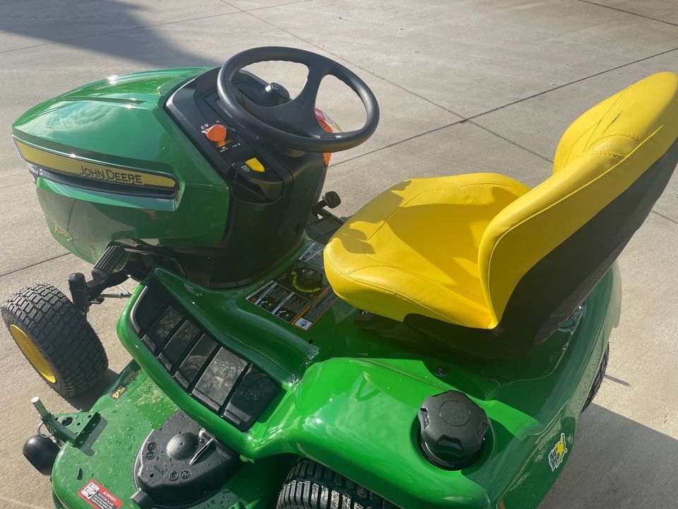 2025 John Deere X380 Image 3
