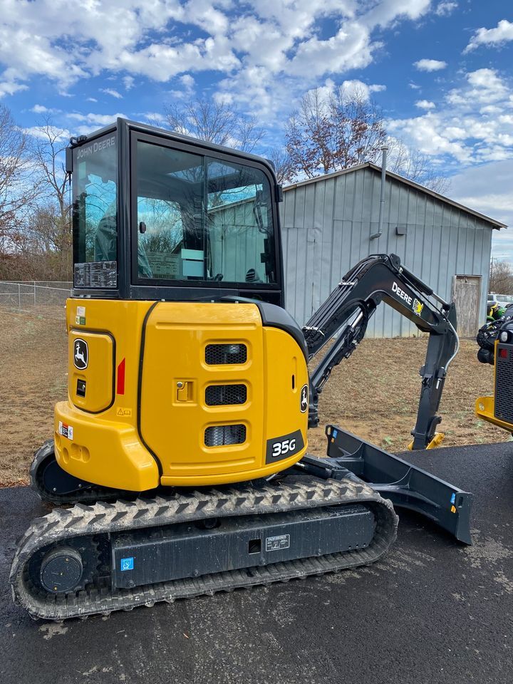 2023 John Deere 35G Image 4
