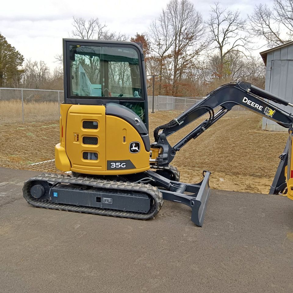 2023 John Deere 35G Image 6