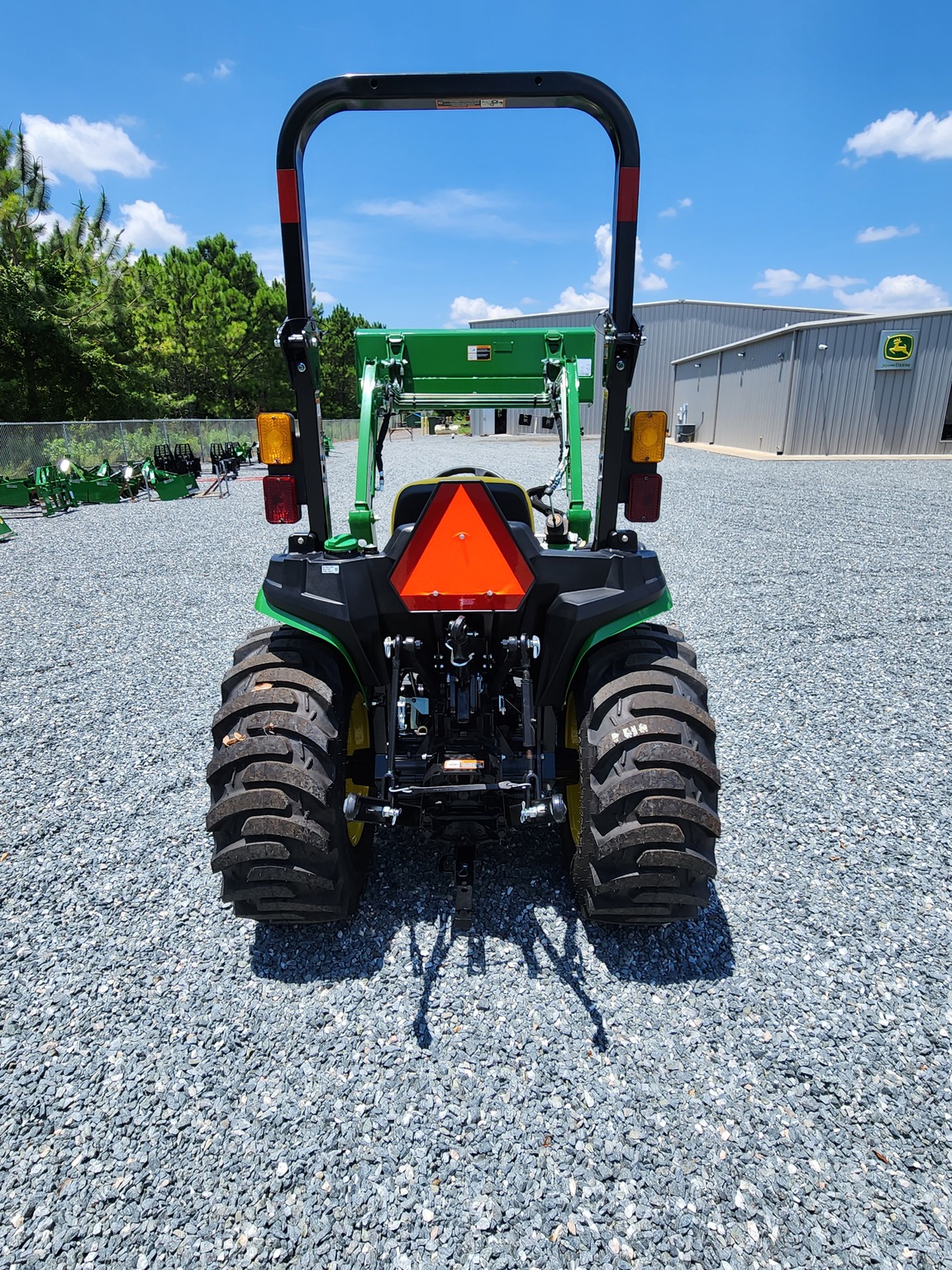 2023 John Deere 3038E Image 3