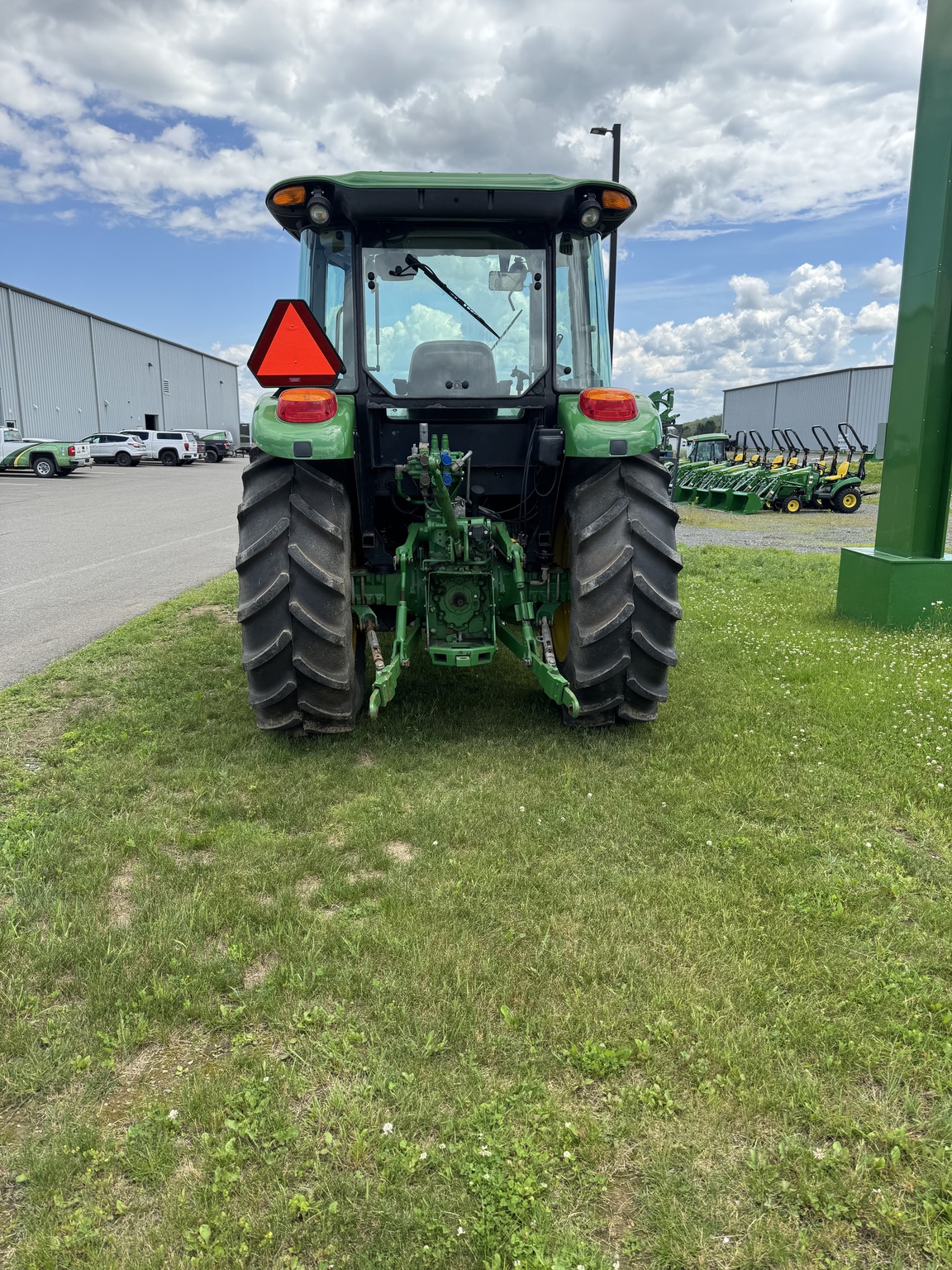 2019 John Deere 5090E Image 3
