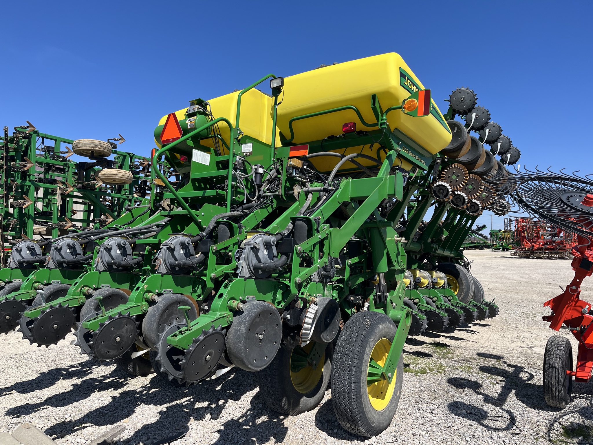 2012 John Deere 1790 Image 2