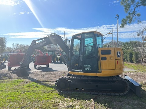 2021 John Deere 85G Image 3