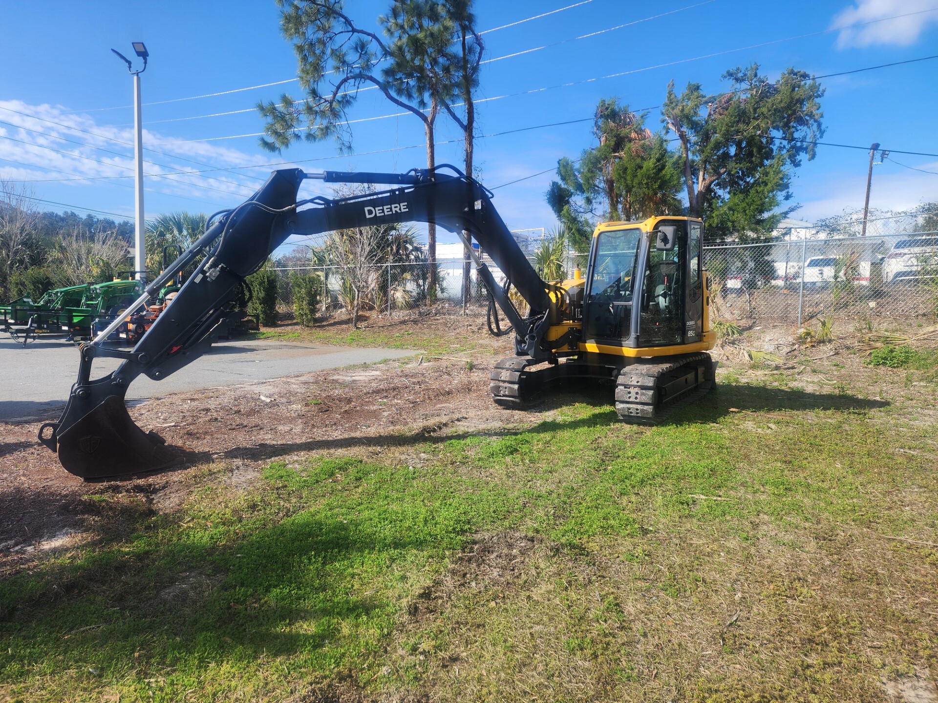 2021 John Deere 85G Image 1